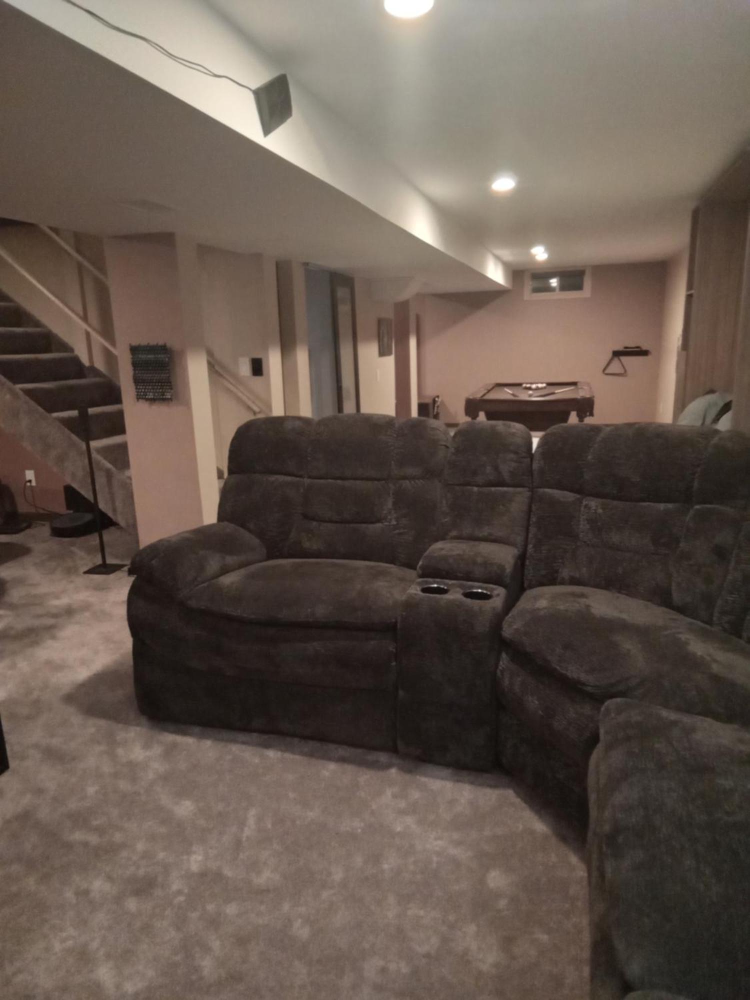 Super Suite With Sauna, Pool Table And Arcade Game Ленсинг Экстерьер фото